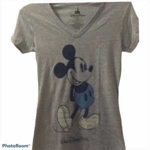 NWT Authentic Disney Mickey tee size extra small